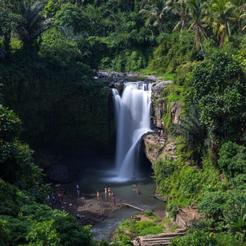 tegenungan waterfall
